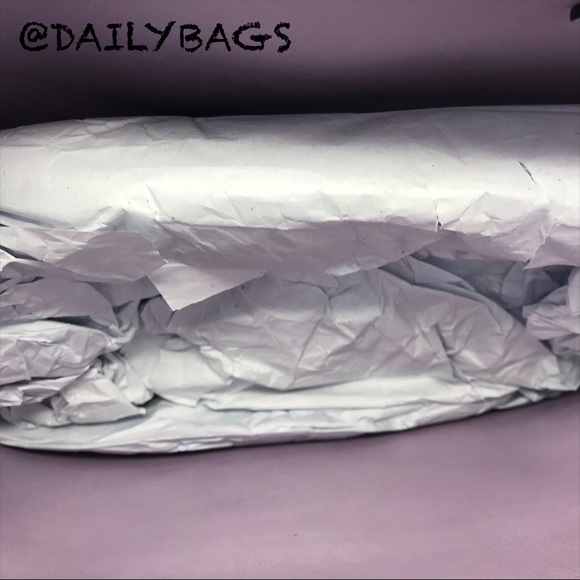 KATE SPADE MEDIUM TOTE WITH WRISLET ZIBBI NIGHT - Picture 6 of 8